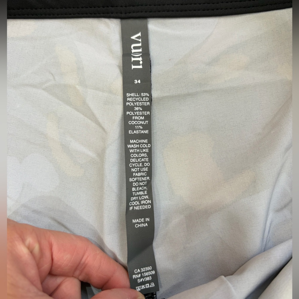 Vuori Infinity Board Shorts - Picture 9 of 11